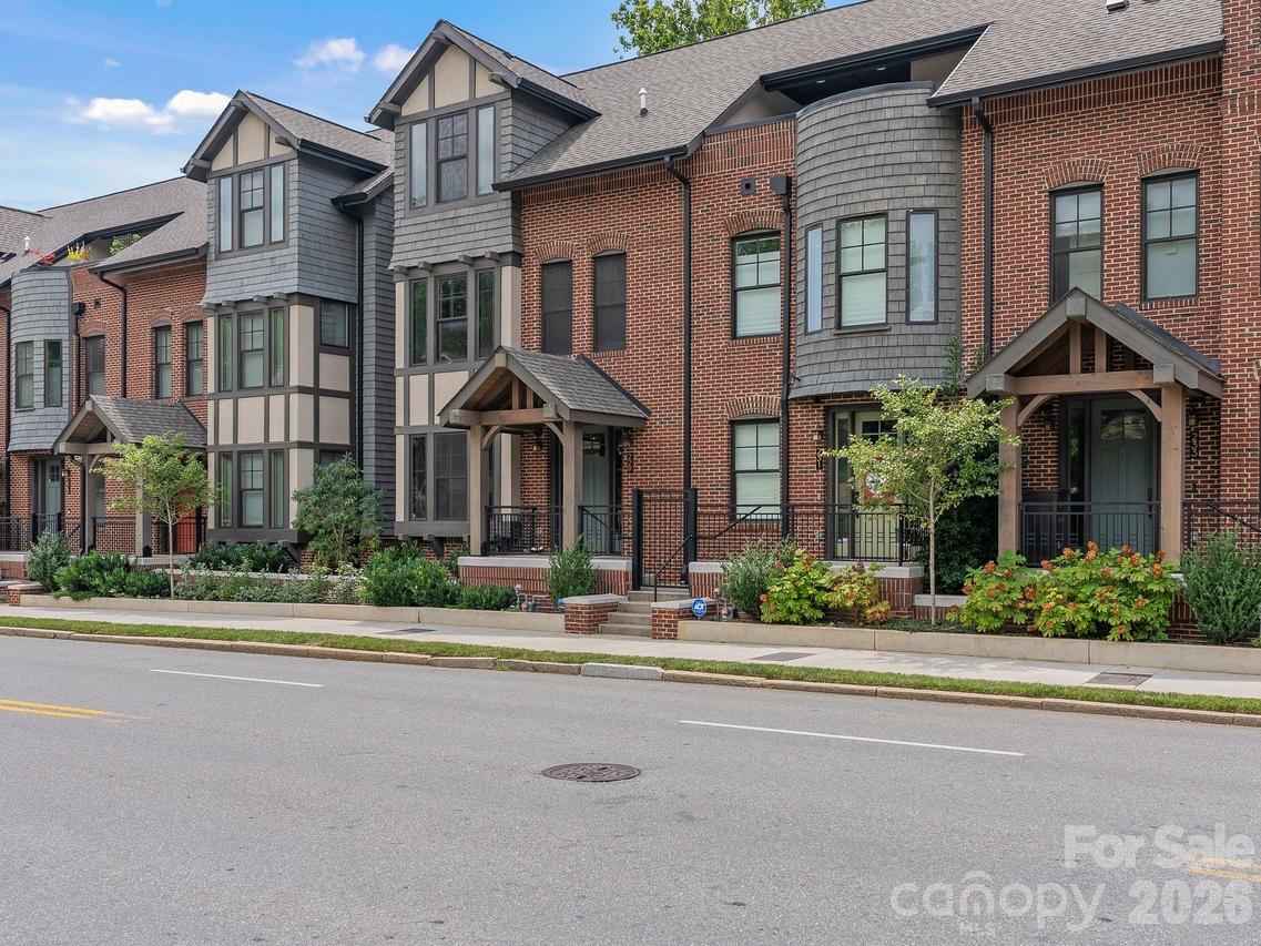 229 Broadway St., Asheville, NC 28801