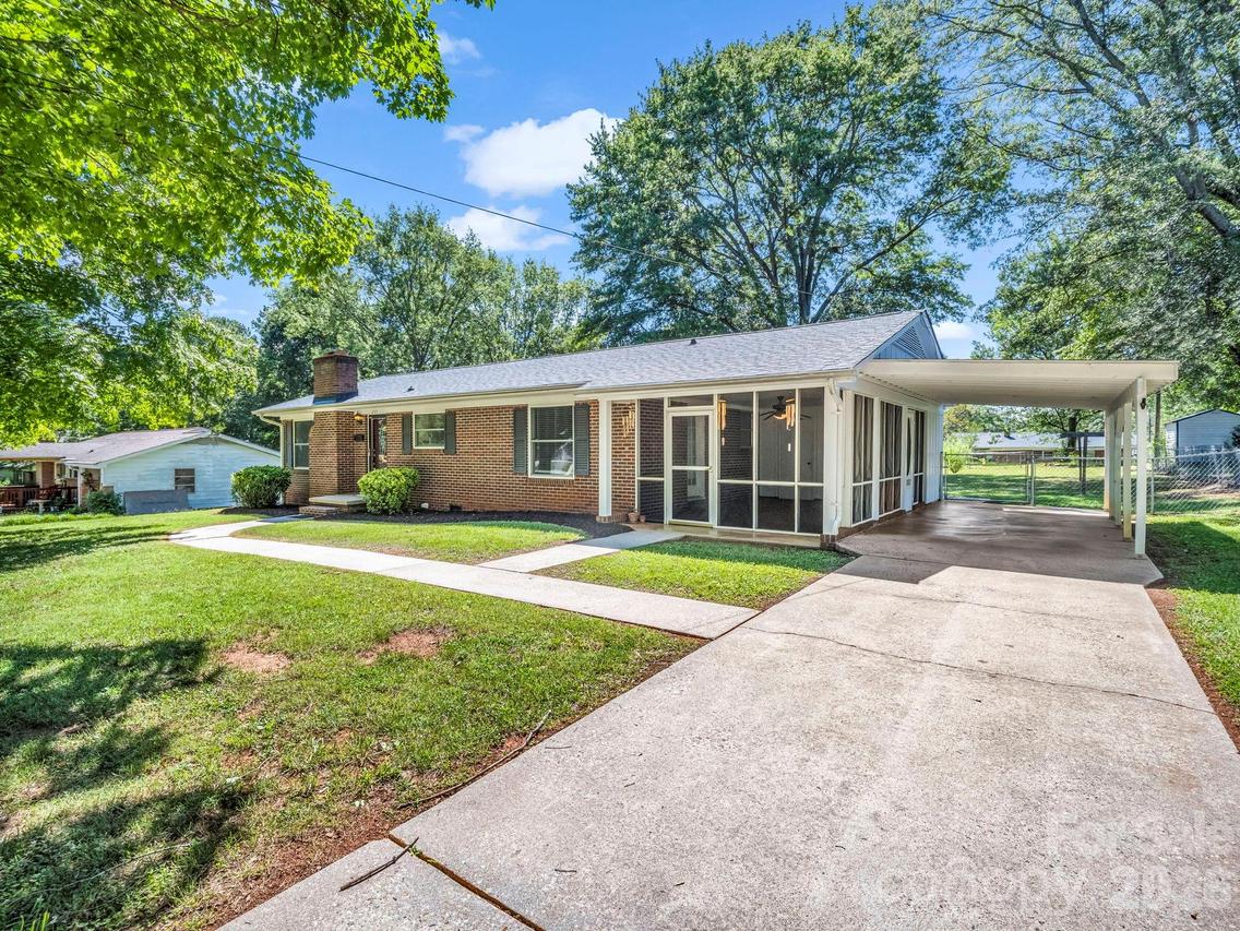 255 Smith Grove Rd., Forest City, NC 28043