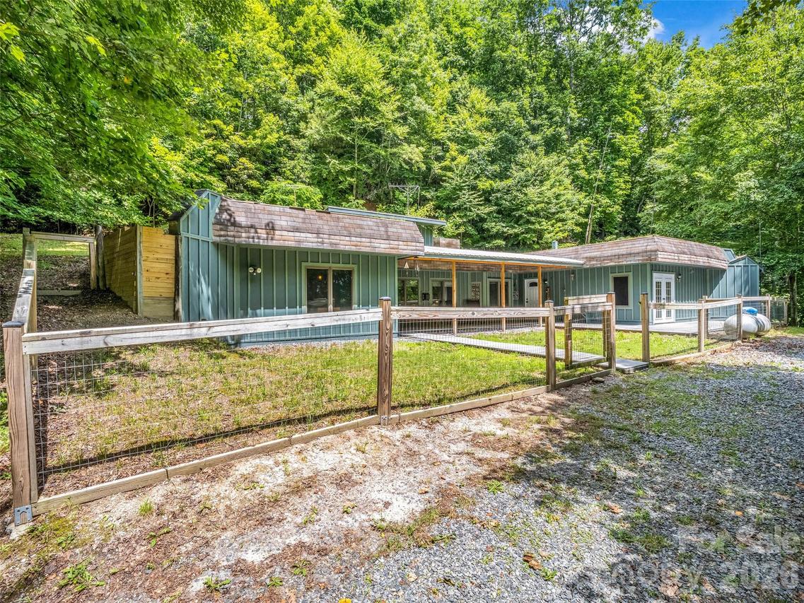707 Cascade Tr., Pisgah Forest, NC 28768