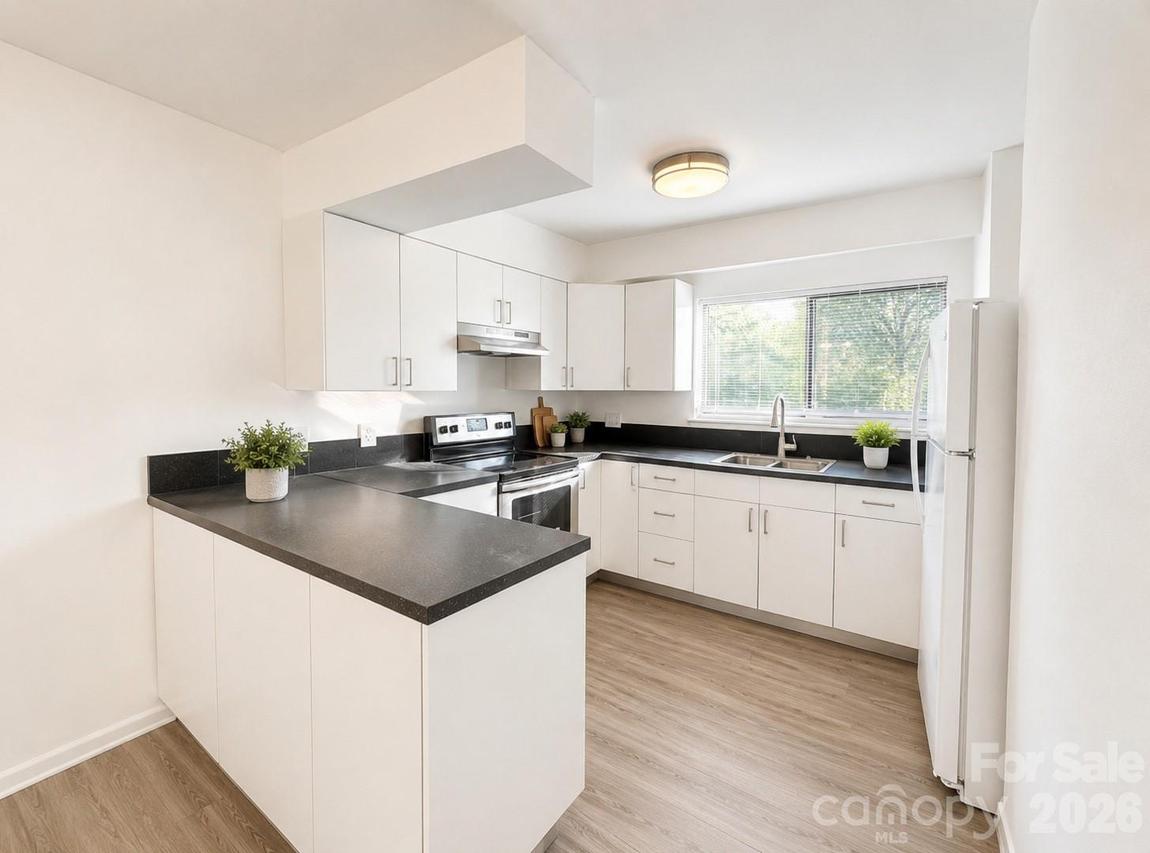 4822 Spring Lake Dr. #D, Charlotte, NC 28212