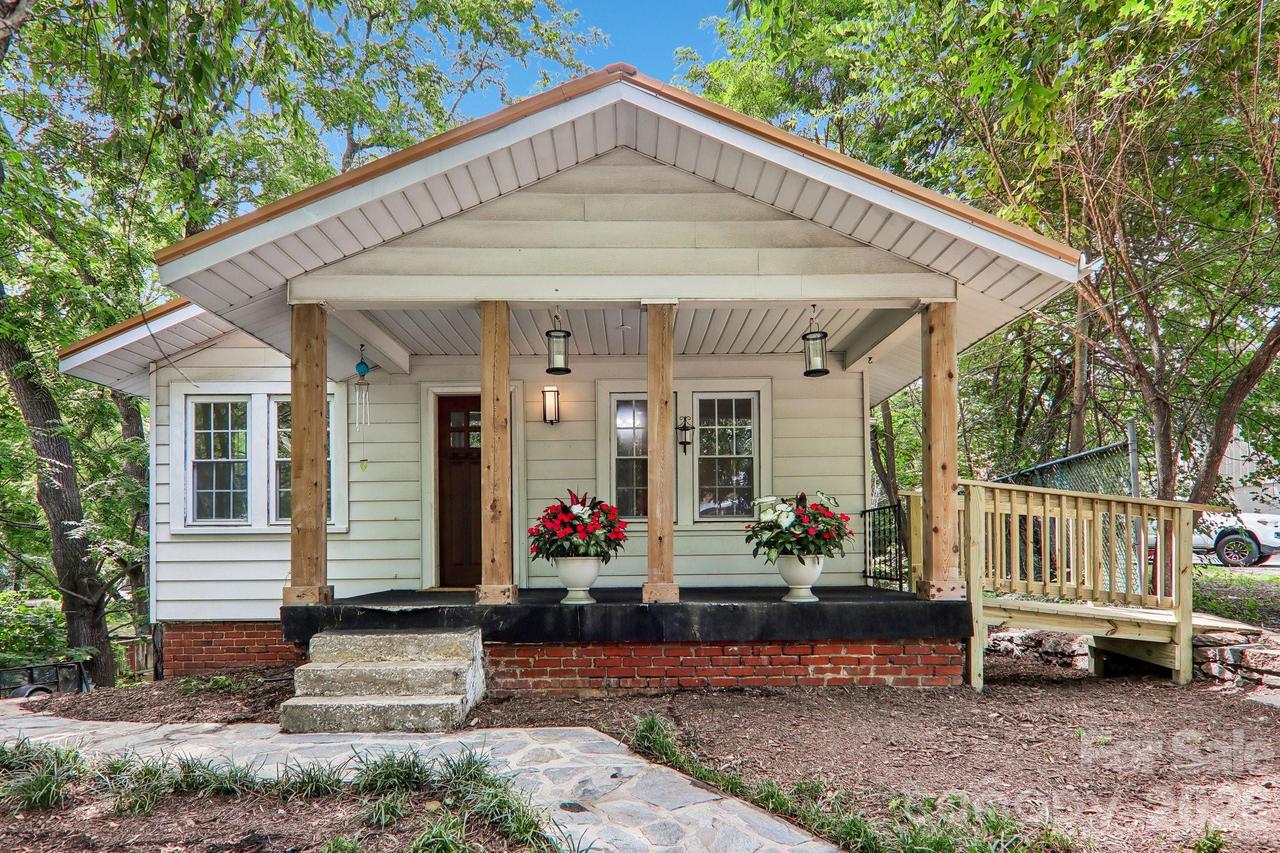 5 Belmont Ave., Asheville, NC 28806