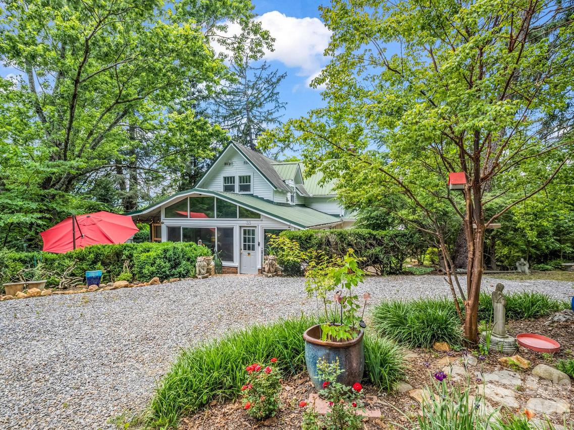 23 Sunset Dr., Black Mountain, NC 28711