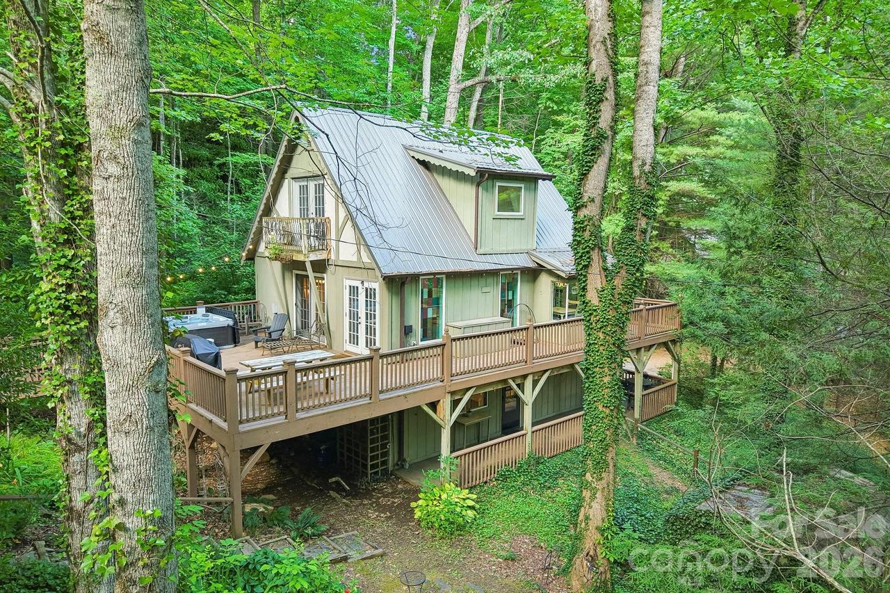 21 Christy Ln., Maggie Valley, NC 28751