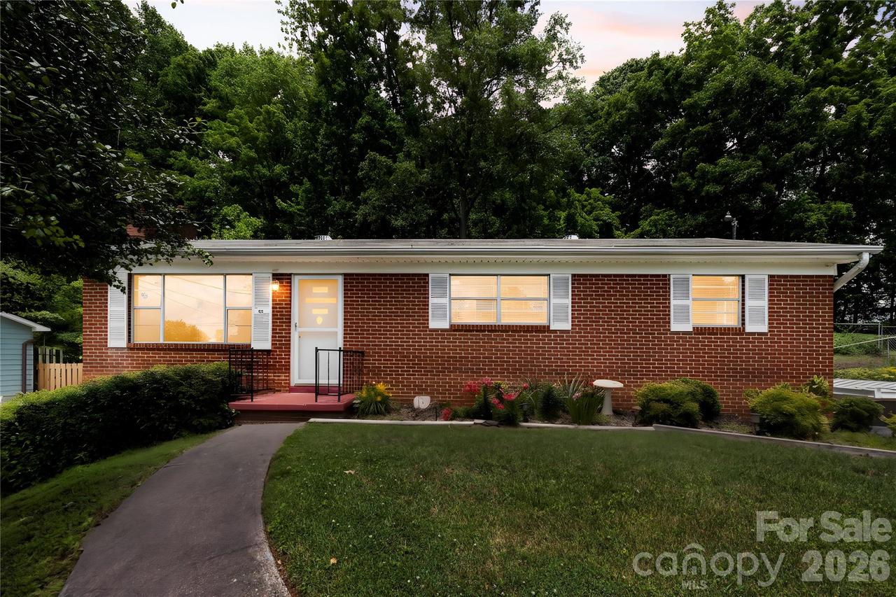 309 Oak Hill Rd., Candler, NC 28715