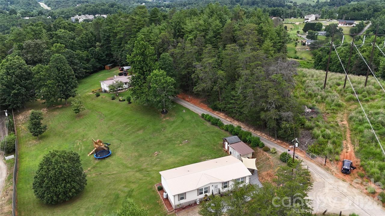 81 Pine Mount Rd., Weaverville, NC 28787