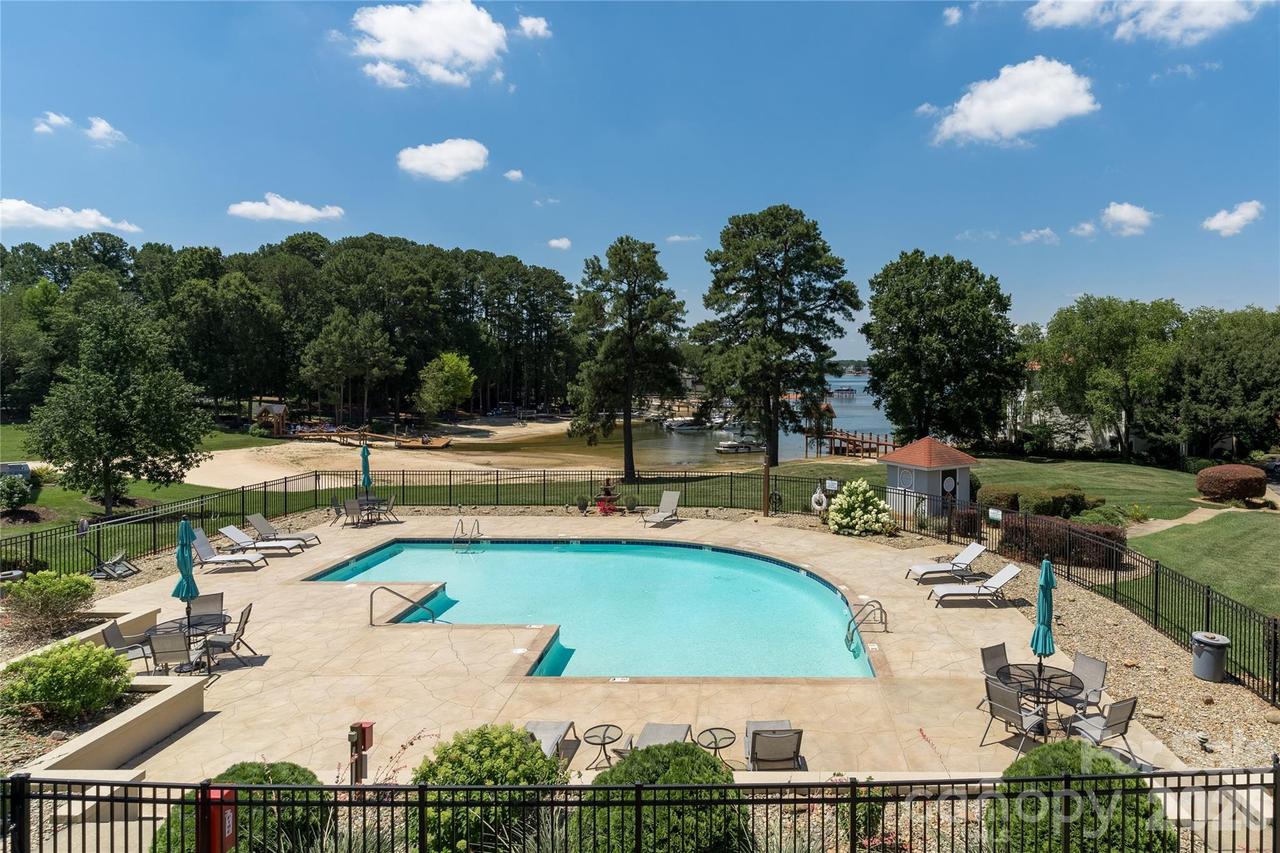 17919 Kings Point Dr. #K, Cornelius, NC 28031