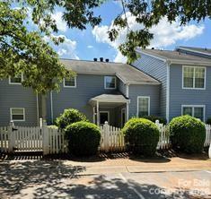 6049 Treetop Ct., Charlotte, NC 28212