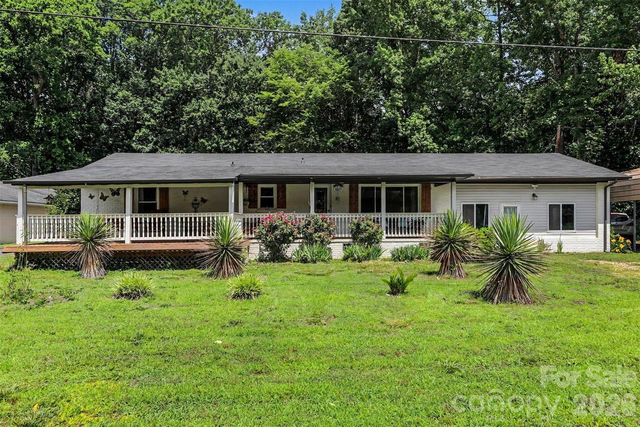 1306 Mooresville Rd., Kannapolis, NC 28081