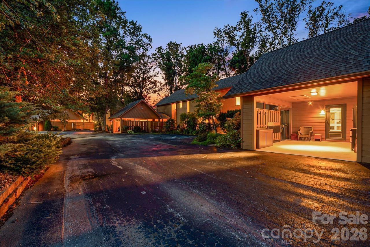 21 Village Dr., Asheville, NC 28803