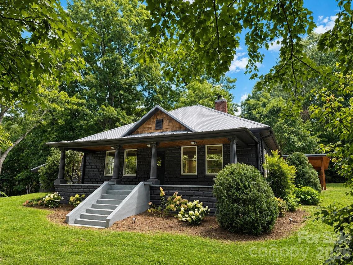 385 Chunns Cove Rd., Asheville, NC 28805