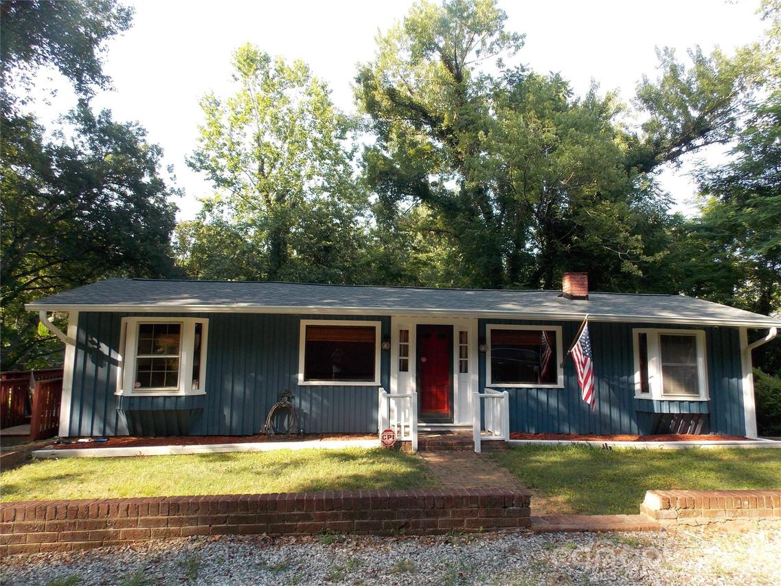 145 Hibriten Mountain Rd., Lenoir, NC 28645