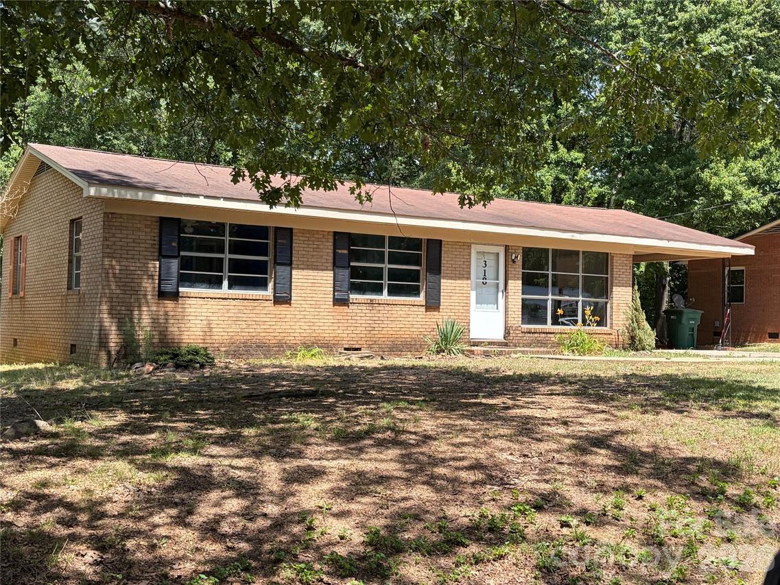 318 Shady Ln., Norwood, NC 28128