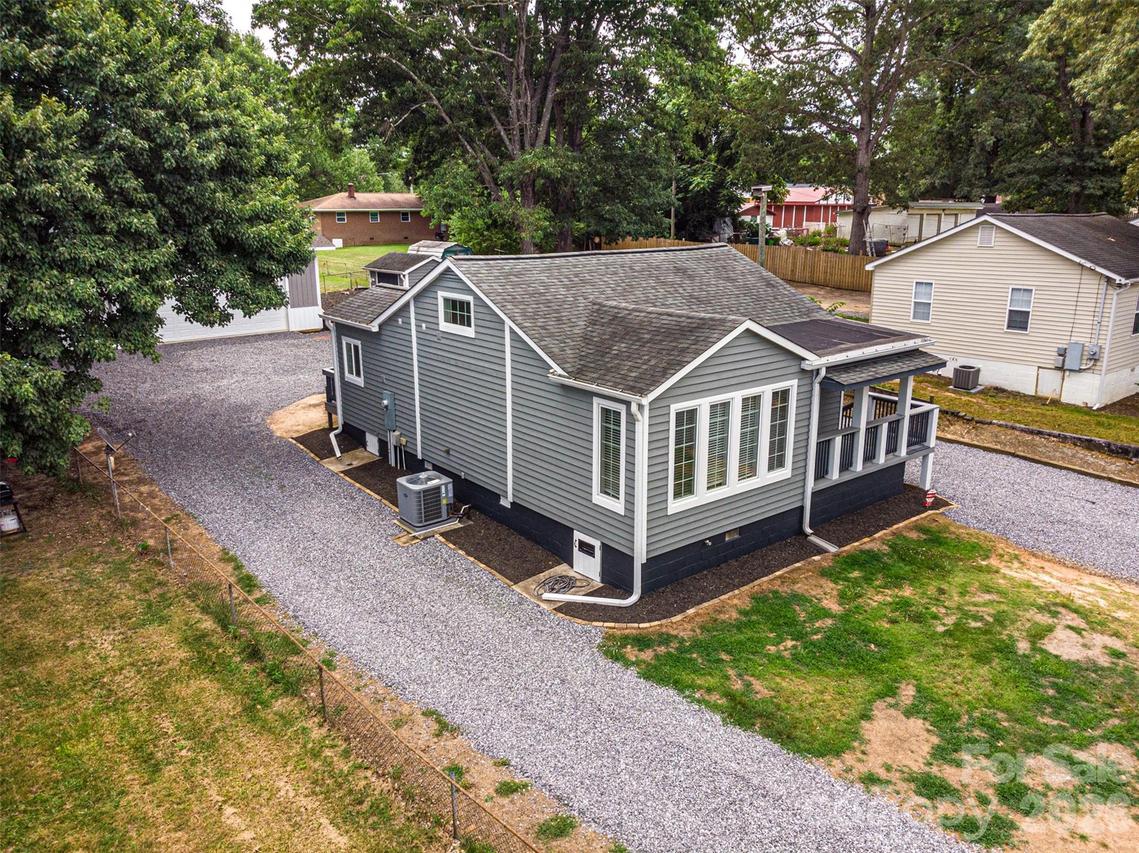 233 Eastside Dr., Statesville, NC 28625