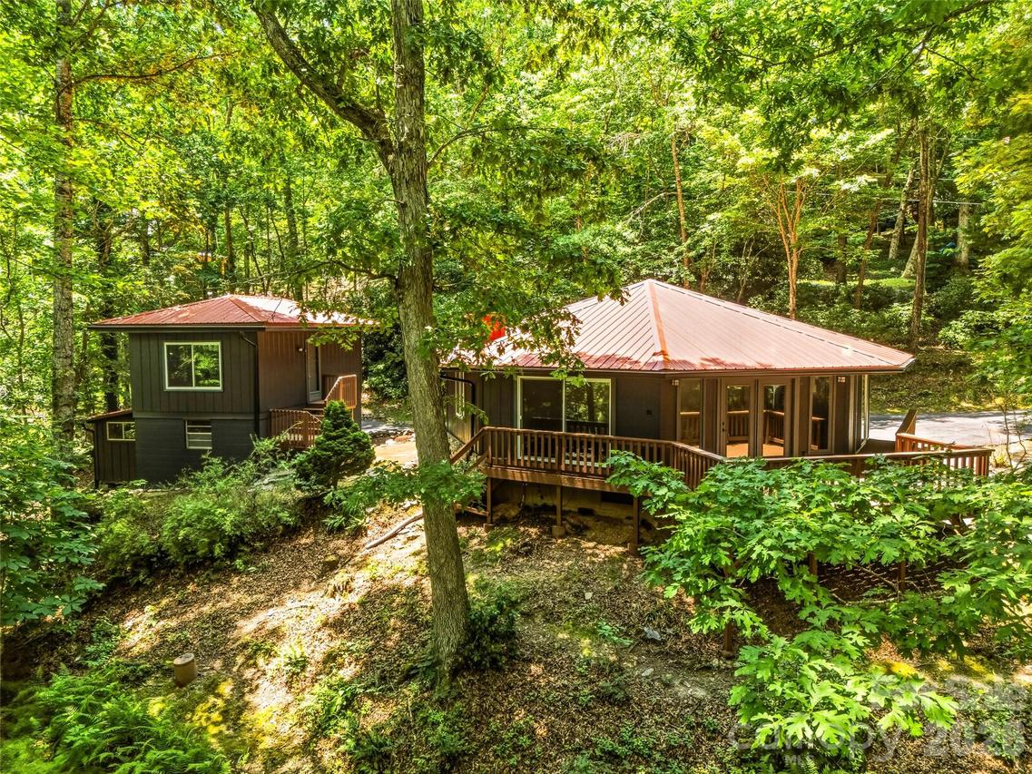 785 Pisgah Forest Dr., Pisgah Forest, NC 28768