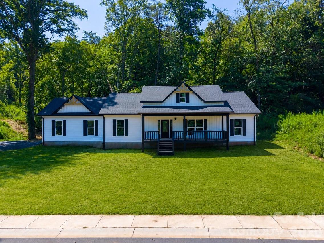 60 Charlotte St., Franklin, NC 28734