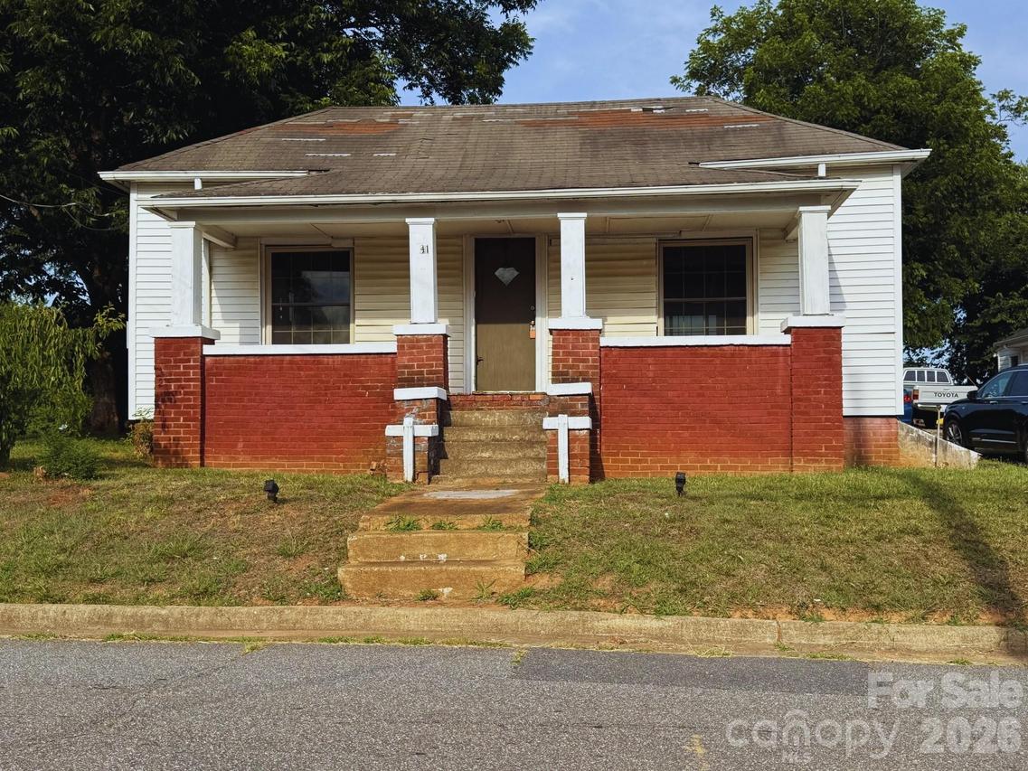 241 S Ervin Ave., Newton, NC 28658