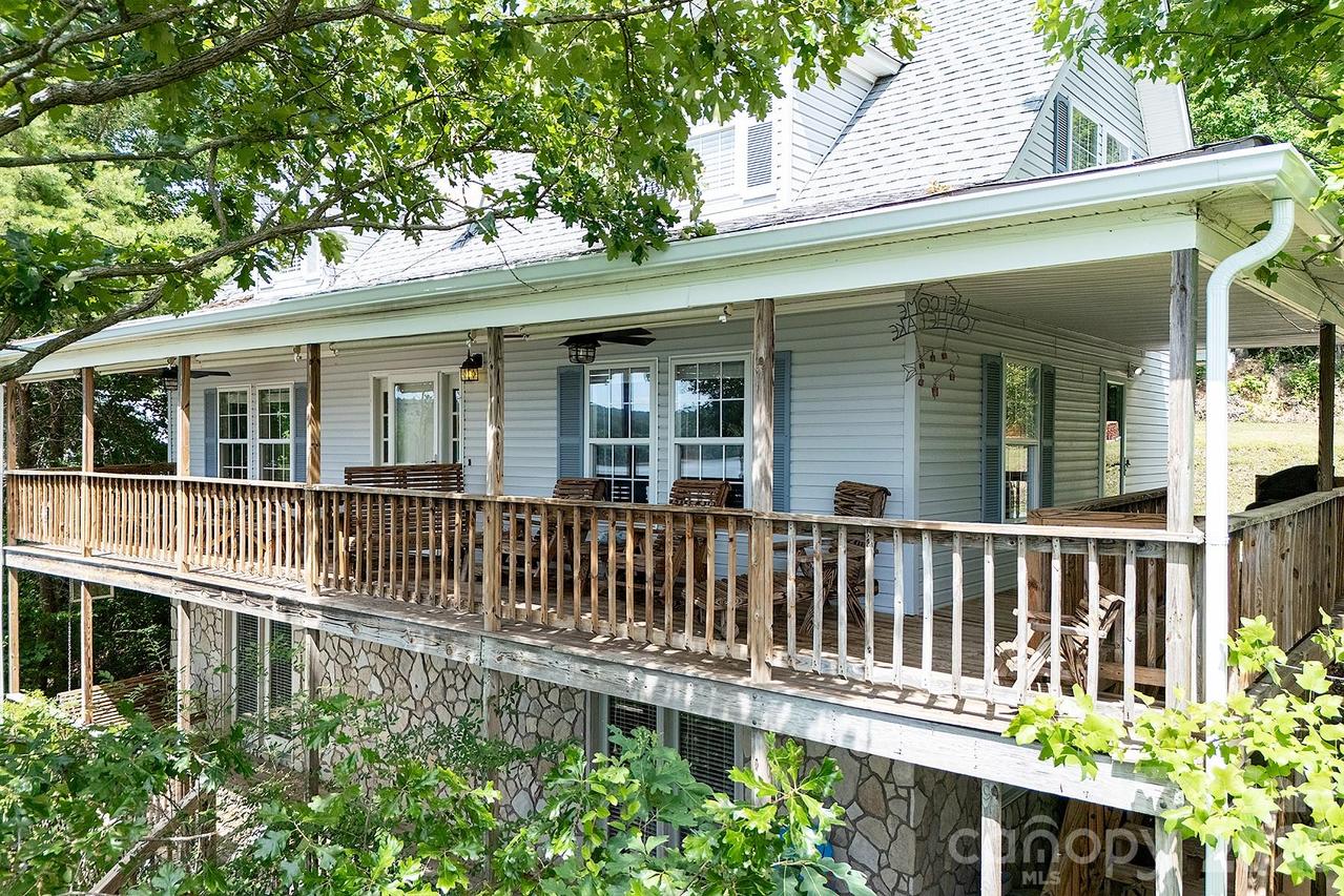 273 Lakewood Cir. #126 & 127, Troy, NC 27371