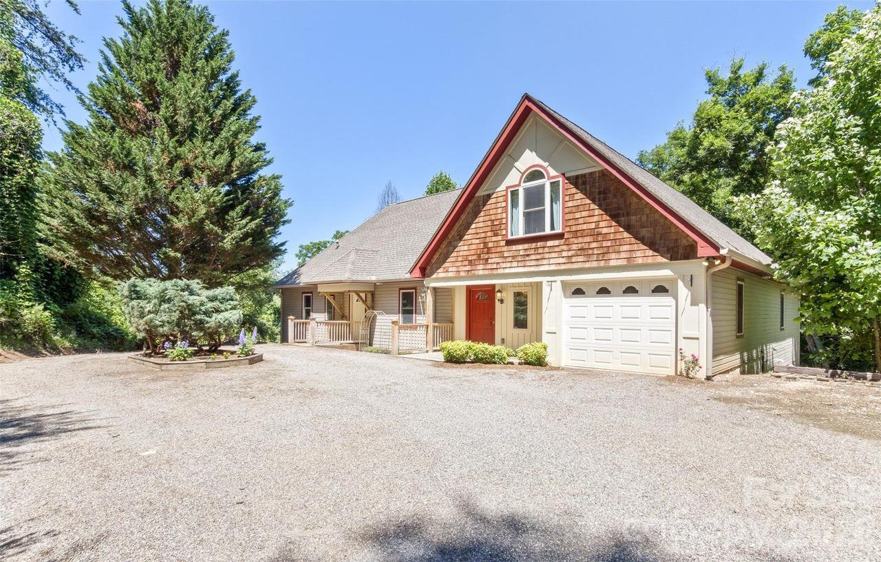 15 Village Green Dr., Alexander, NC 28701