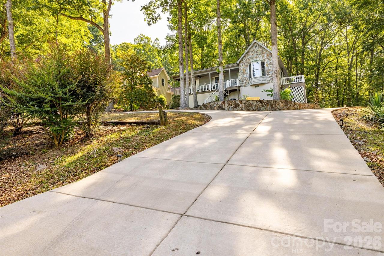 281 Jubal Reeves Cir., Mount Gilead, NC 27306