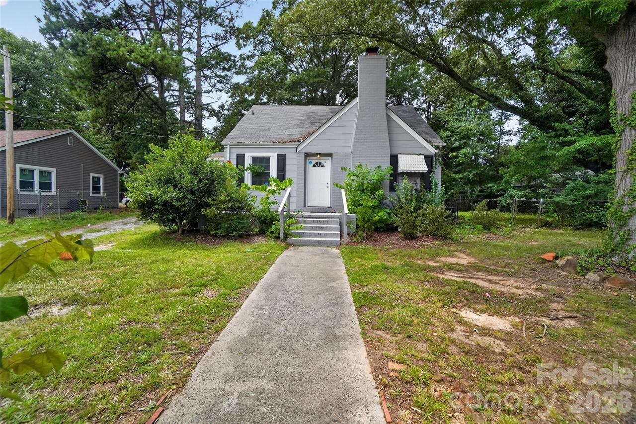 405 N Ransom St., Gastonia, NC 28052