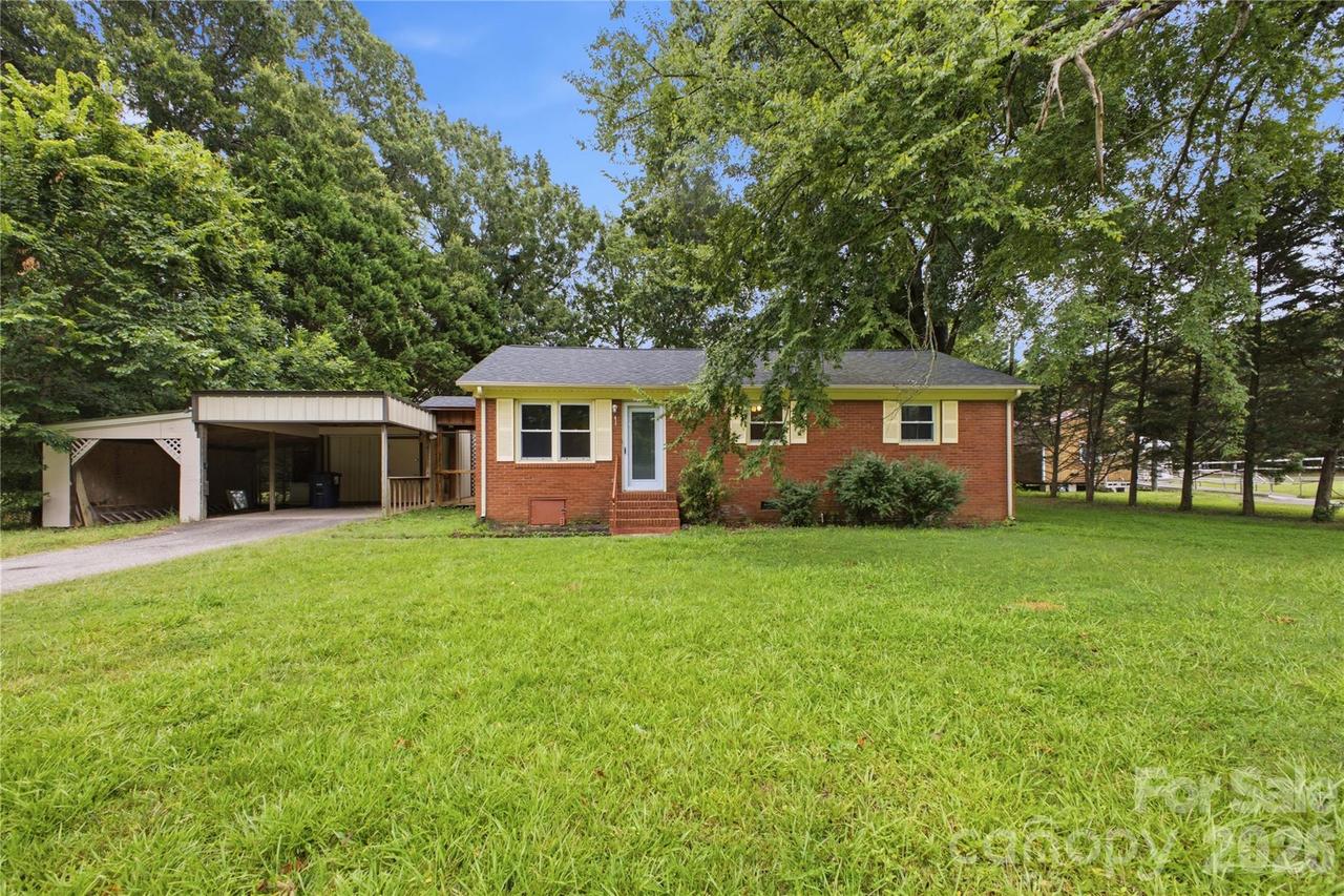 325 Grover Moore Pl., Indian Trail, NC 28079