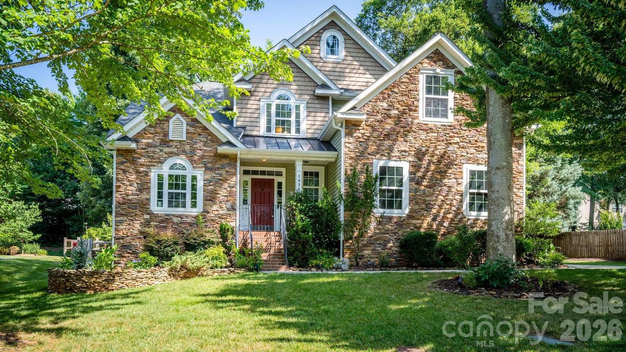 7933 Sally Clark Dr., Denver, NC 28037