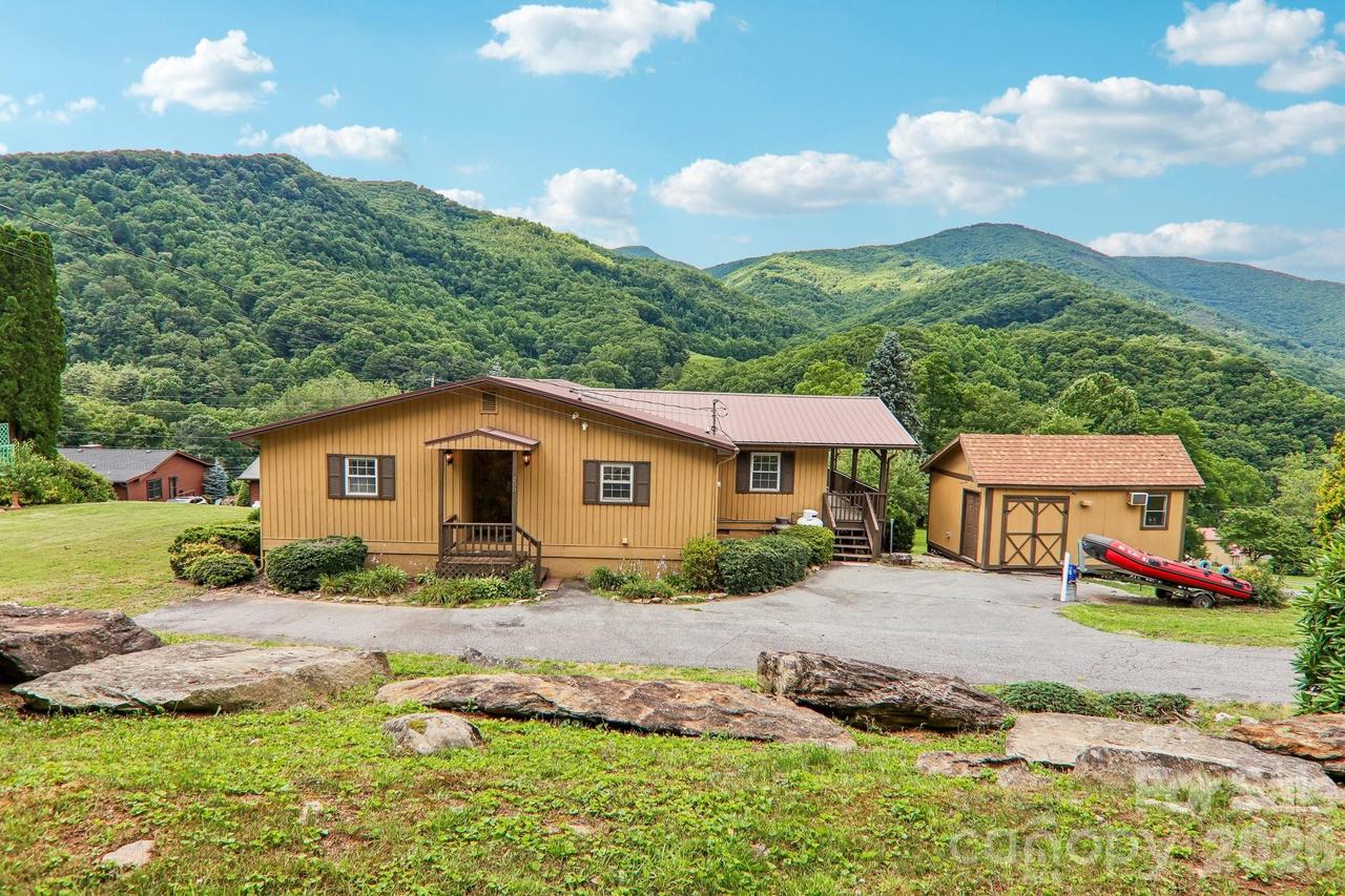 200 Holley Ln., Maggie Valley, NC 28751