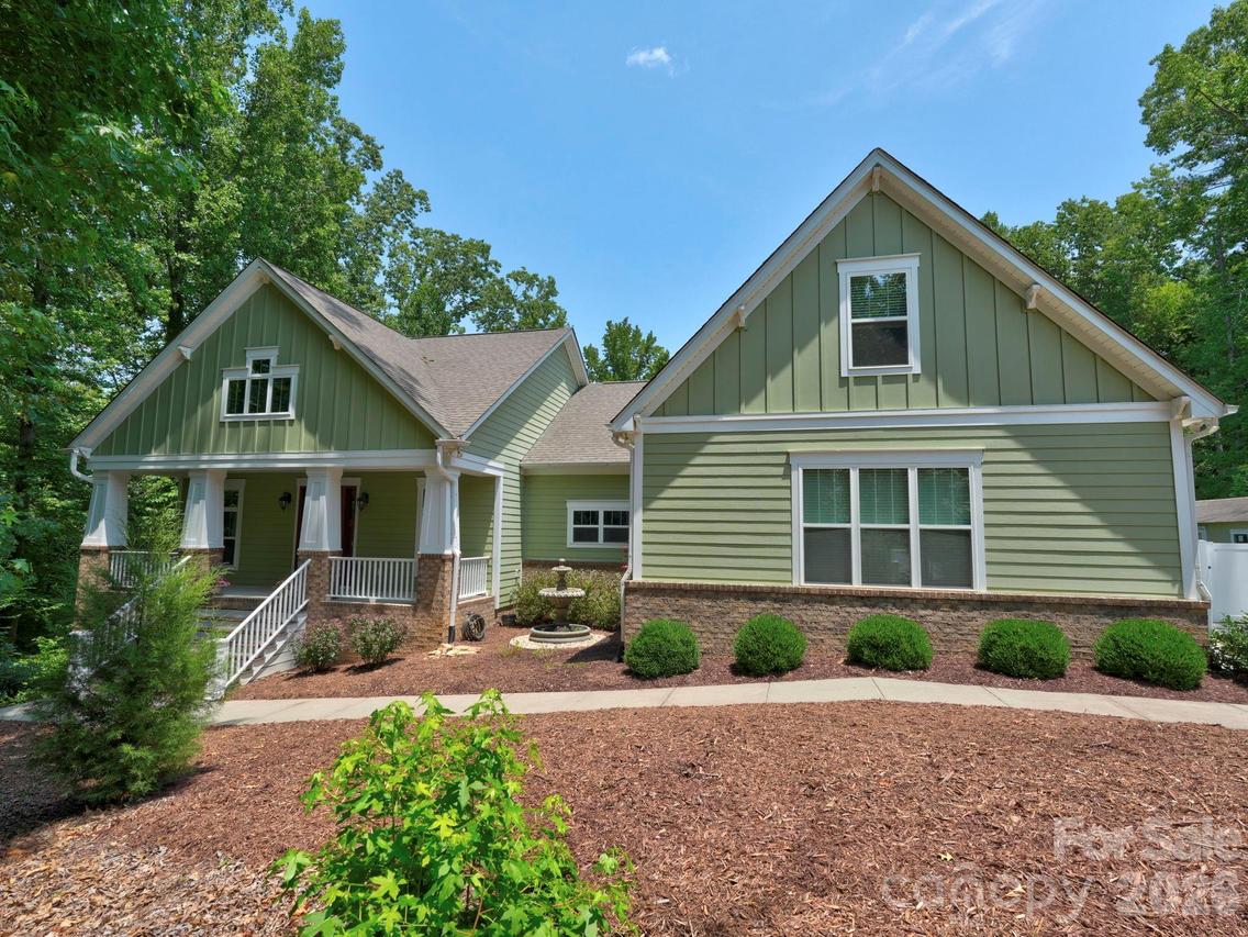 9560 Regent Dr., Davidson, NC 28036