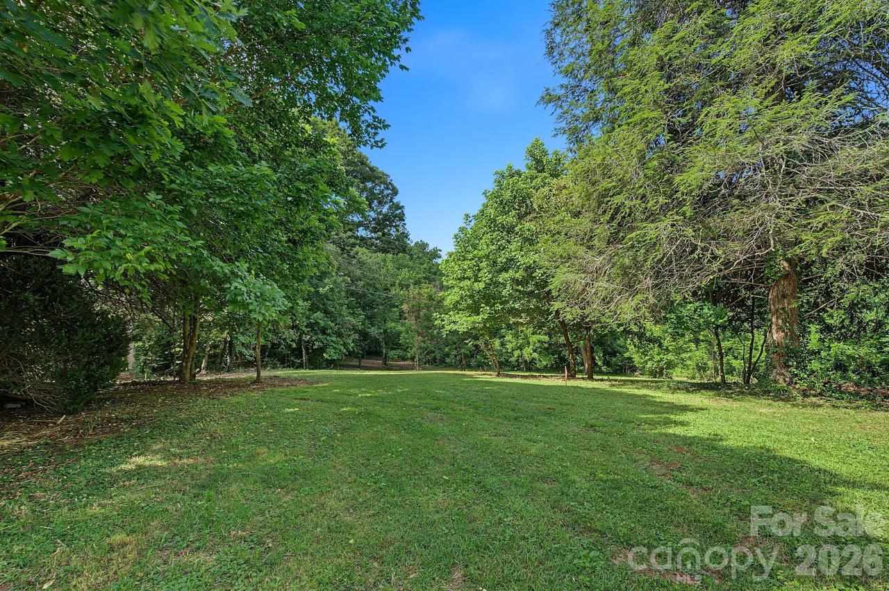 371 Chunns Cove Rd., Asheville, NC 28805