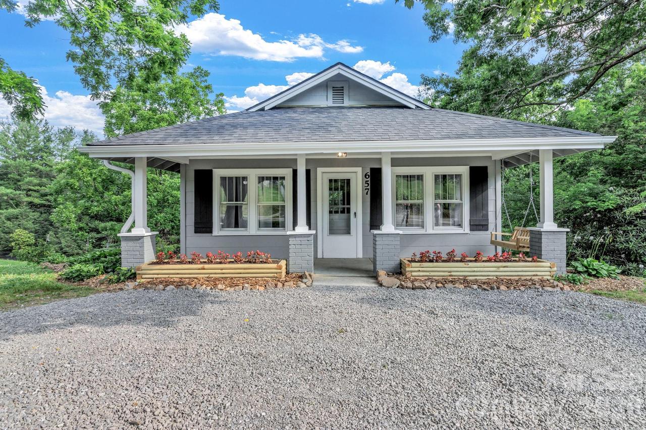 657 Old Fort Rd., Fairview, NC 28730