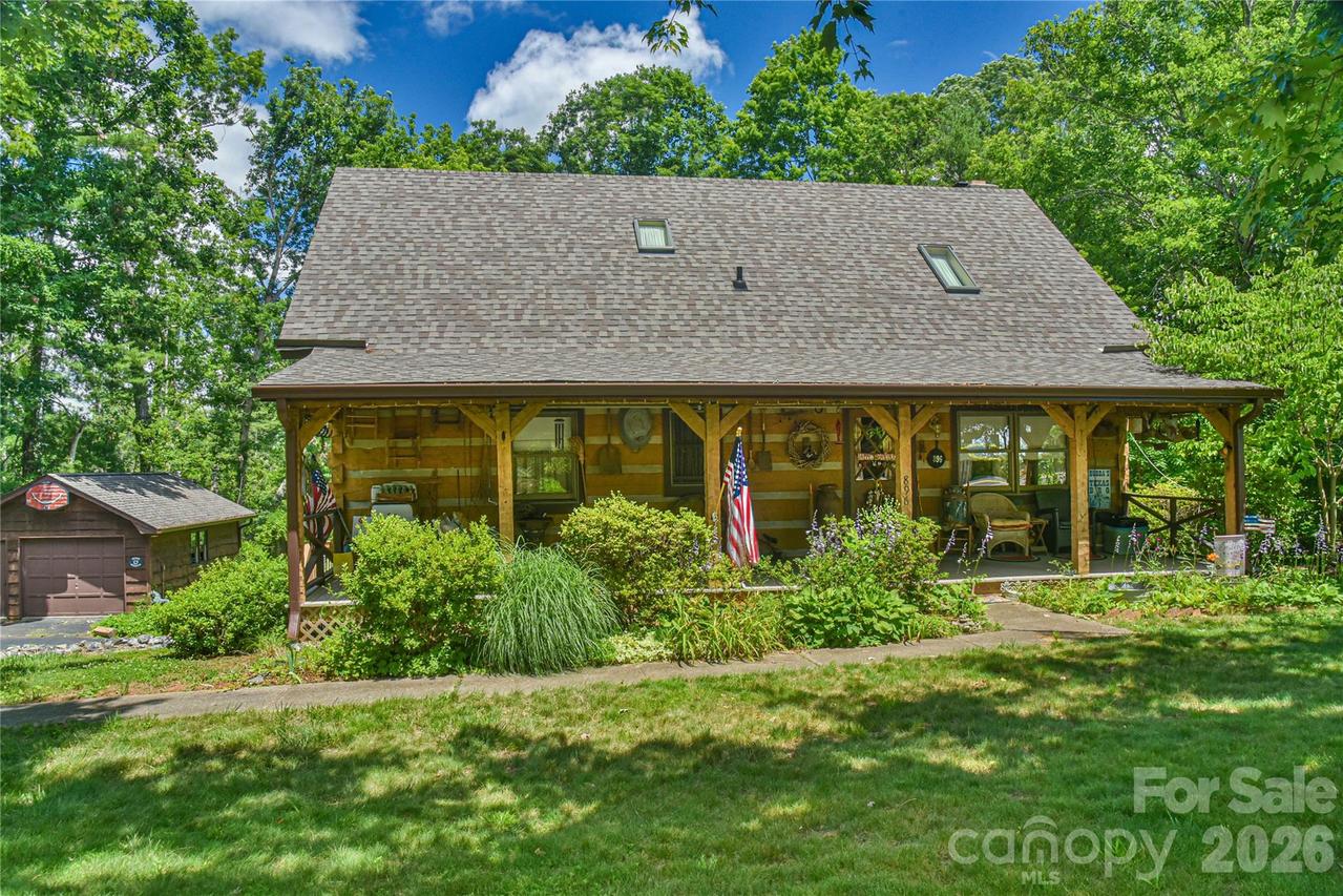 896 Aiken Rd., Asheville, NC 28804