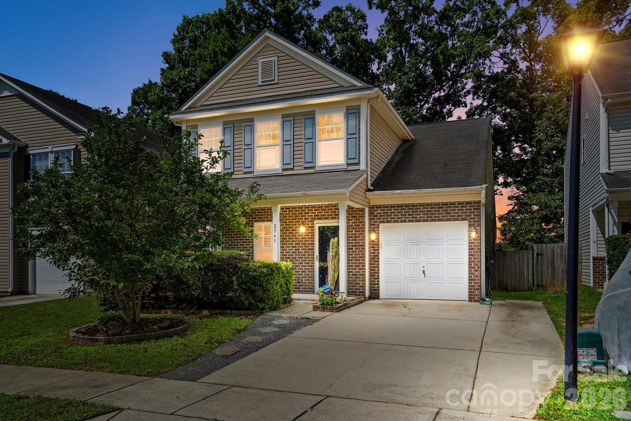 2740 Bramble Ridge Ct., Charlotte, NC 28215