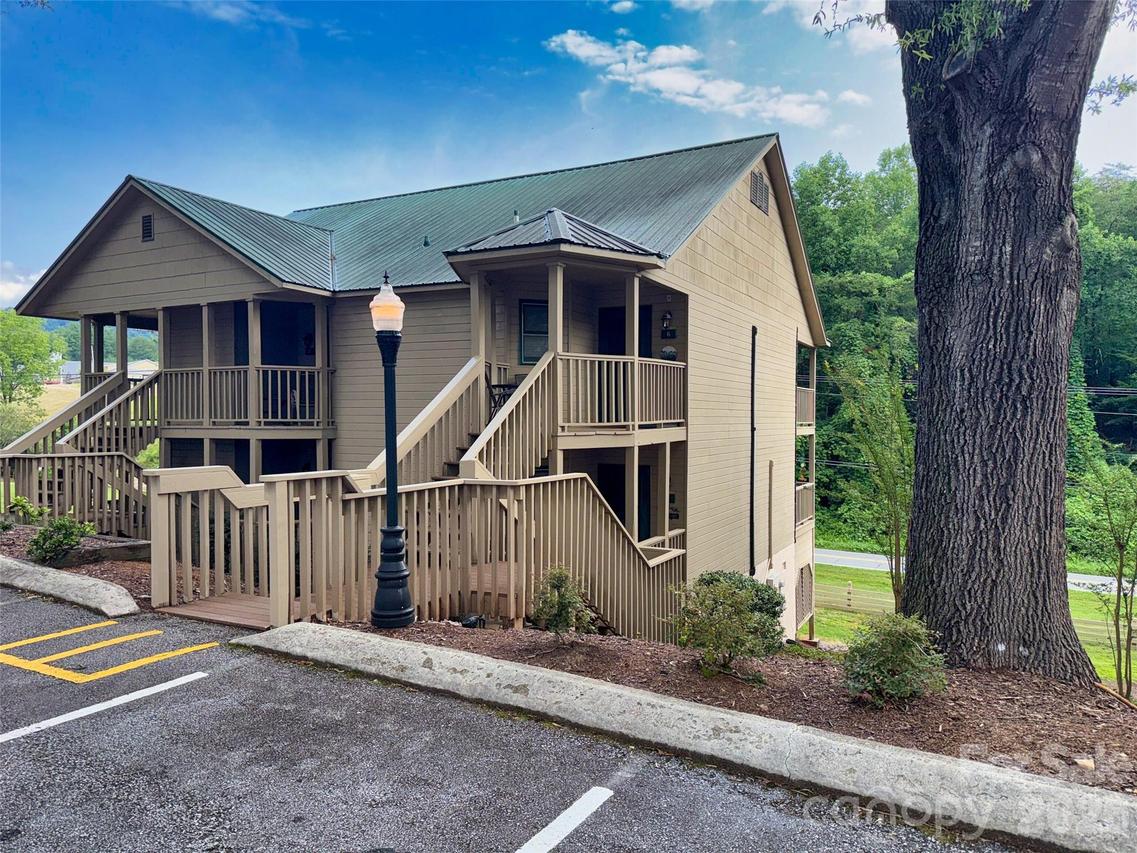160 Whitney Blvd. #3, Lake Lure, NC 28746
