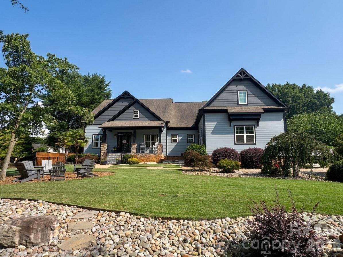 129 Aqua Dr., Mooresville, NC 28117
