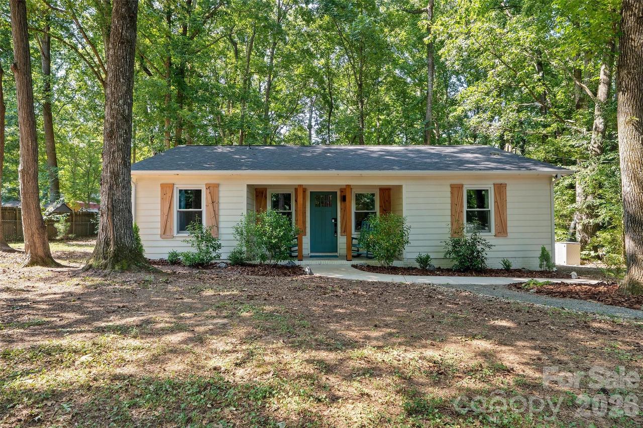 317 Jackson Pl., Matthews, NC 28104