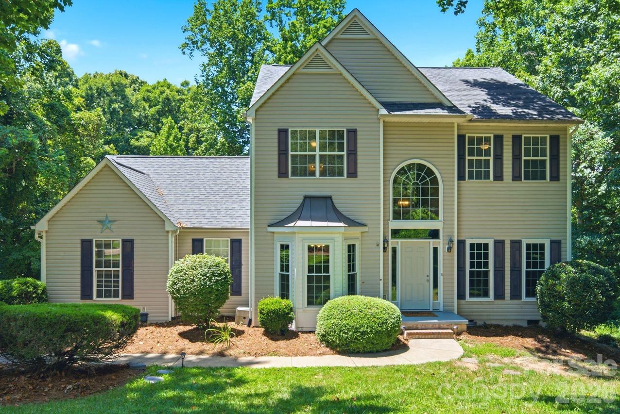 137 Purple Finch Ln., Mooresville, NC 28117