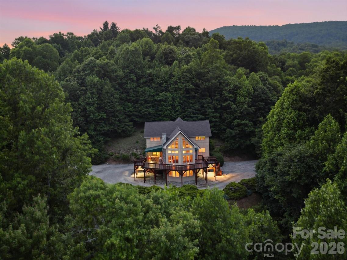 435 Allen Mountain Ln., Spruce Pine, NC 28777