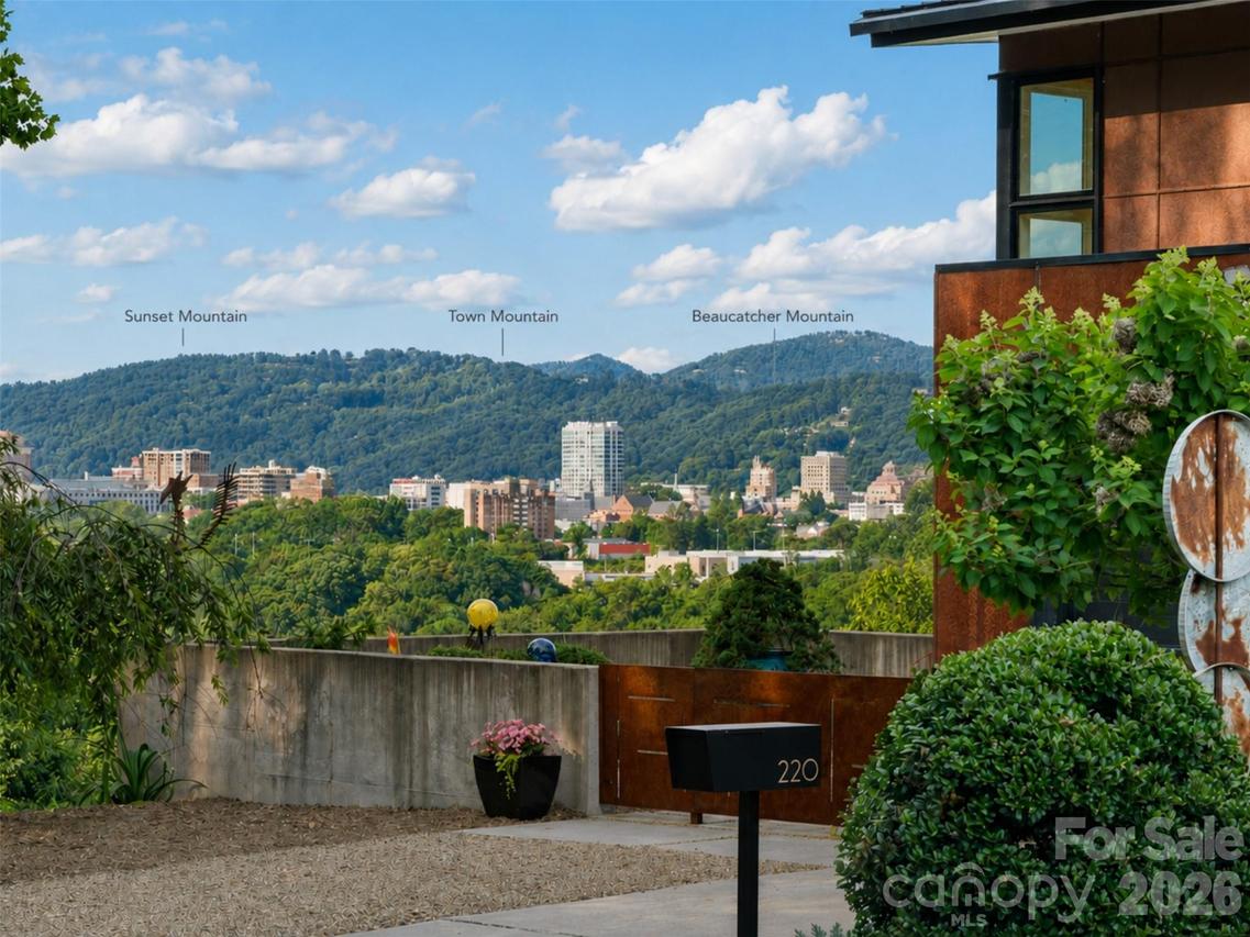220 Riverview Dr., Asheville, NC 28806