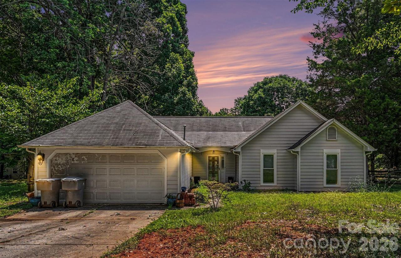 8410 Gidleigh Ct., Charlotte, NC 28216