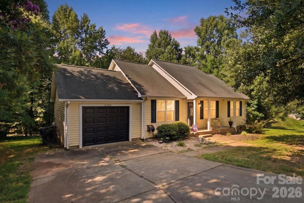 4089 Fallen Pine Rd., Sherrills Ford, NC 28673