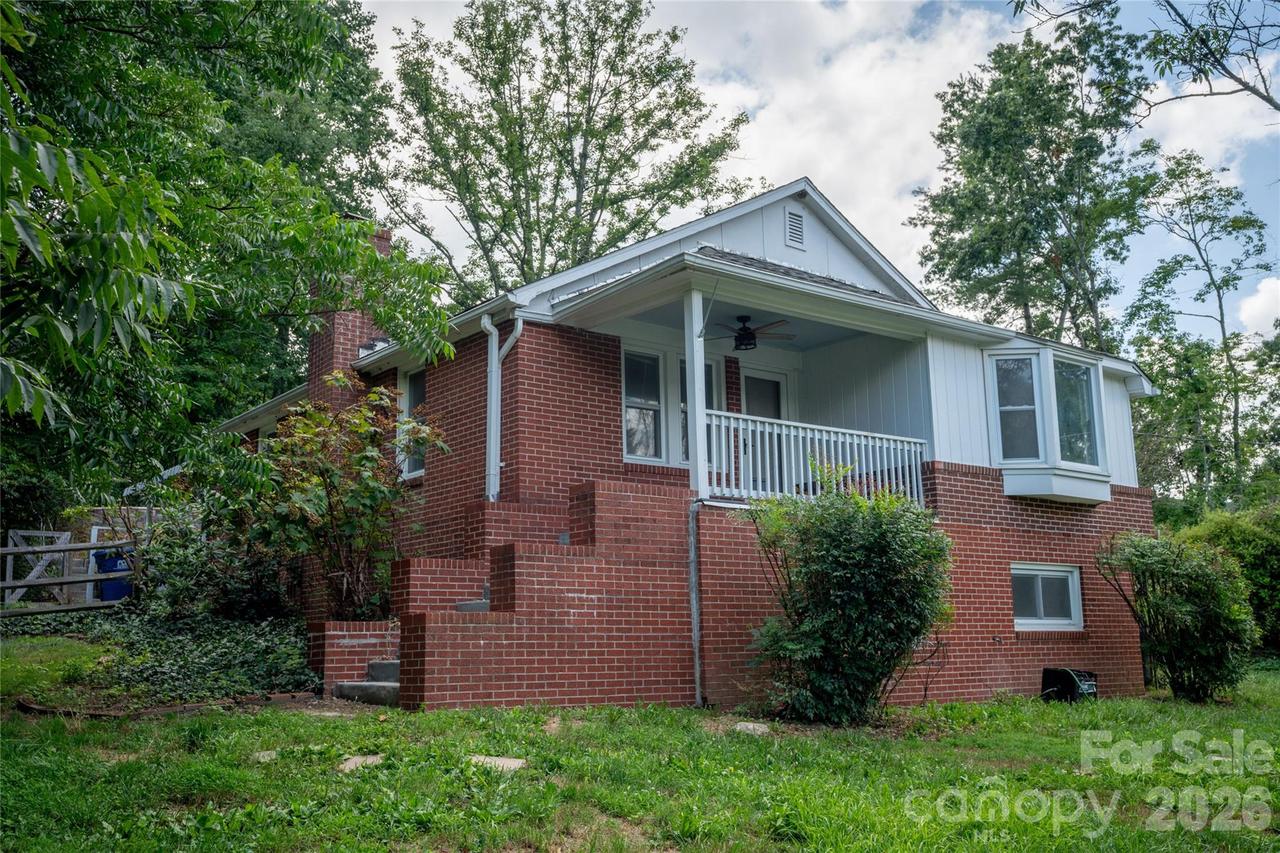 1271 Upper Brush Creek Rd., Fairview, NC 28730
