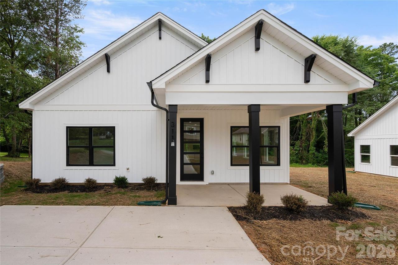 311 W Chestnut St., Stanley, NC 28164