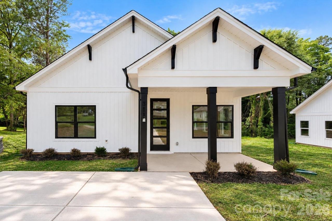 311 W Chestnut St., Stanley, NC 28164