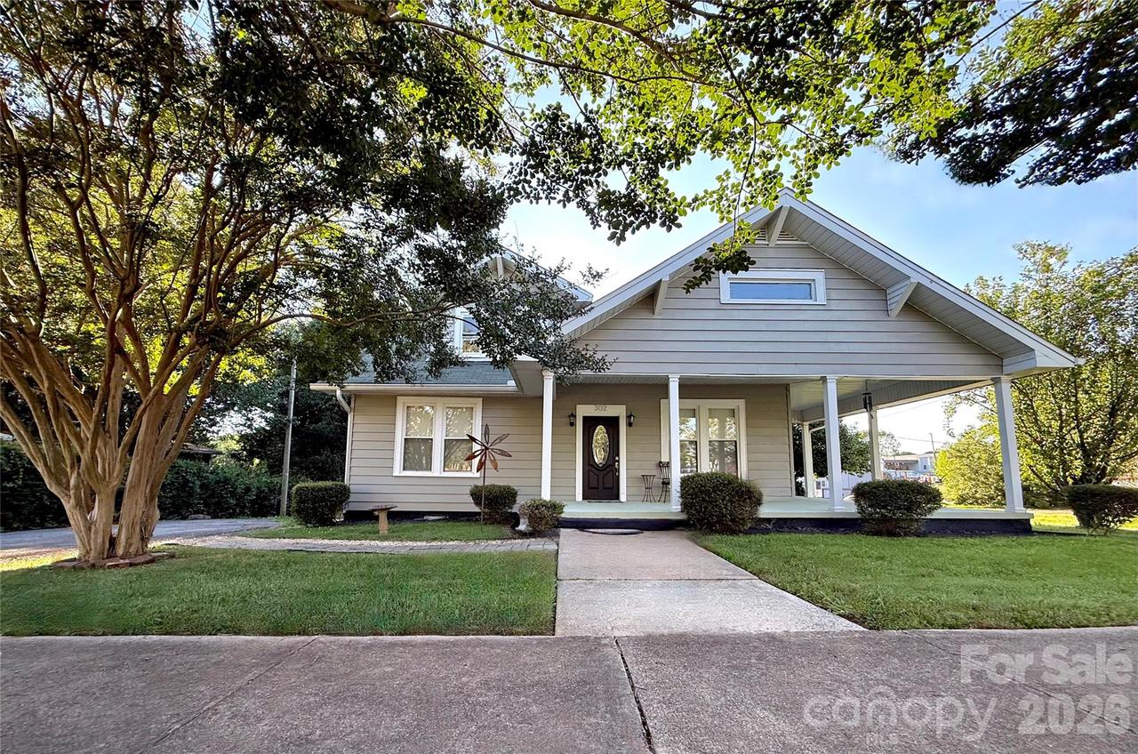 302 S College Ave., Newton, NC 28658