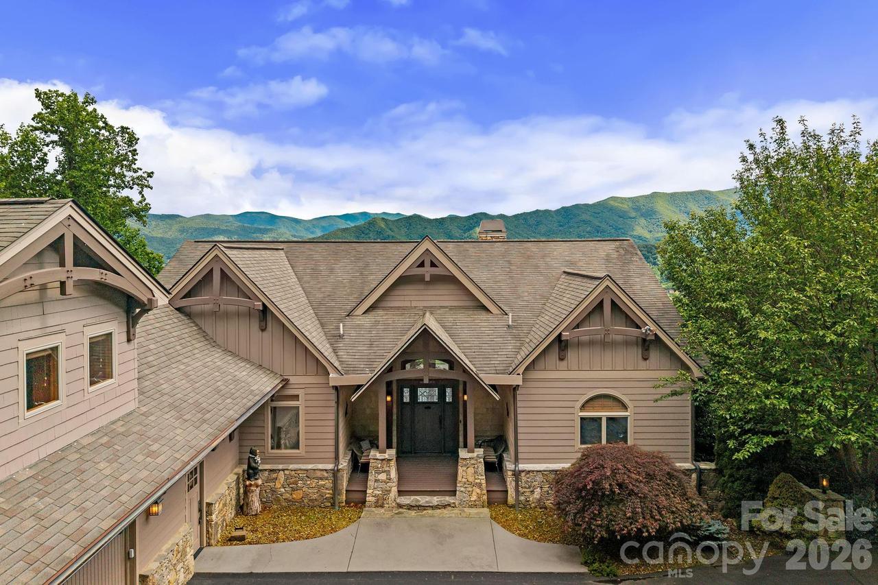 241 Glen Eagle Dr., Waynesville, NC 28786