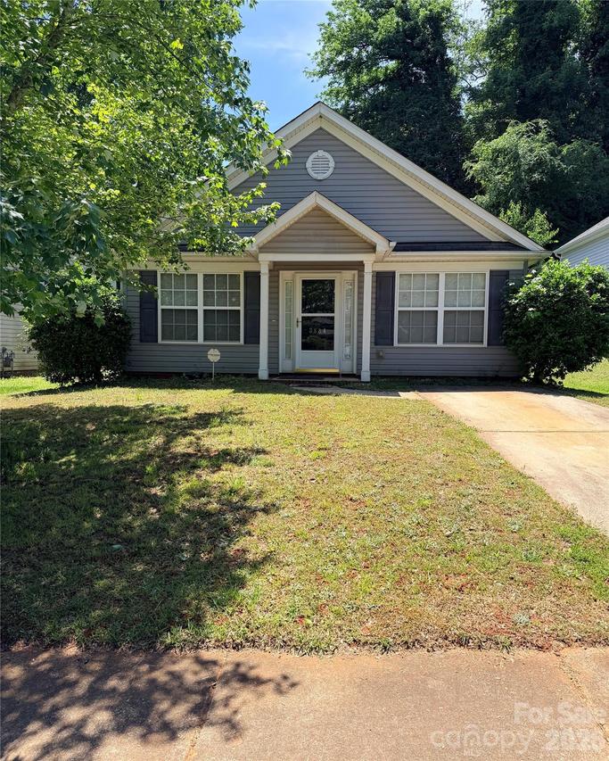 3834 Brookchase Ln., Charlotte, NC 28205