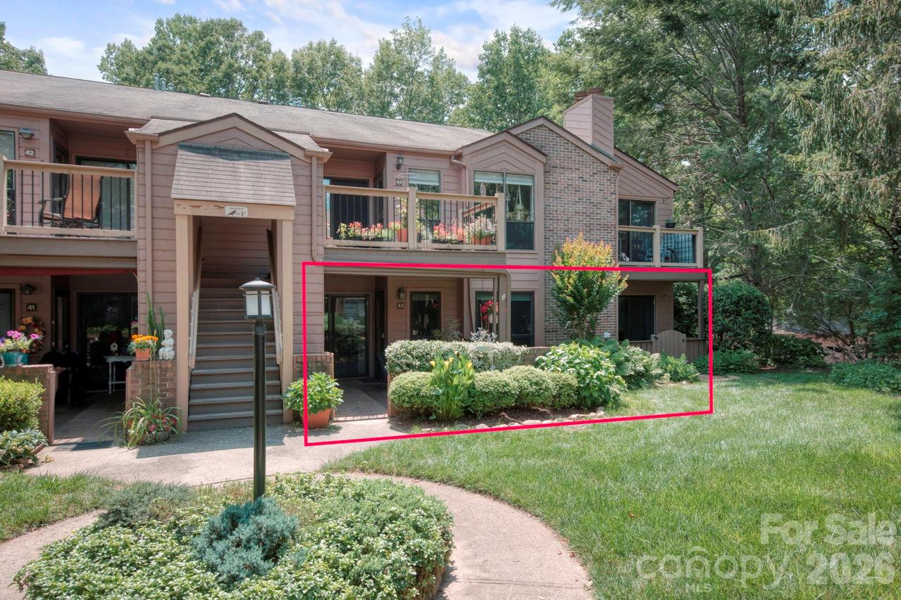 43 Ravencroft Ln. #F-43 & Garage Unit D, Asheville, NC 28803