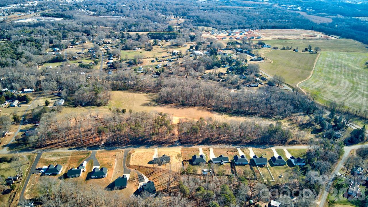 911 Westminster Dr., Statesville, NC 28677
