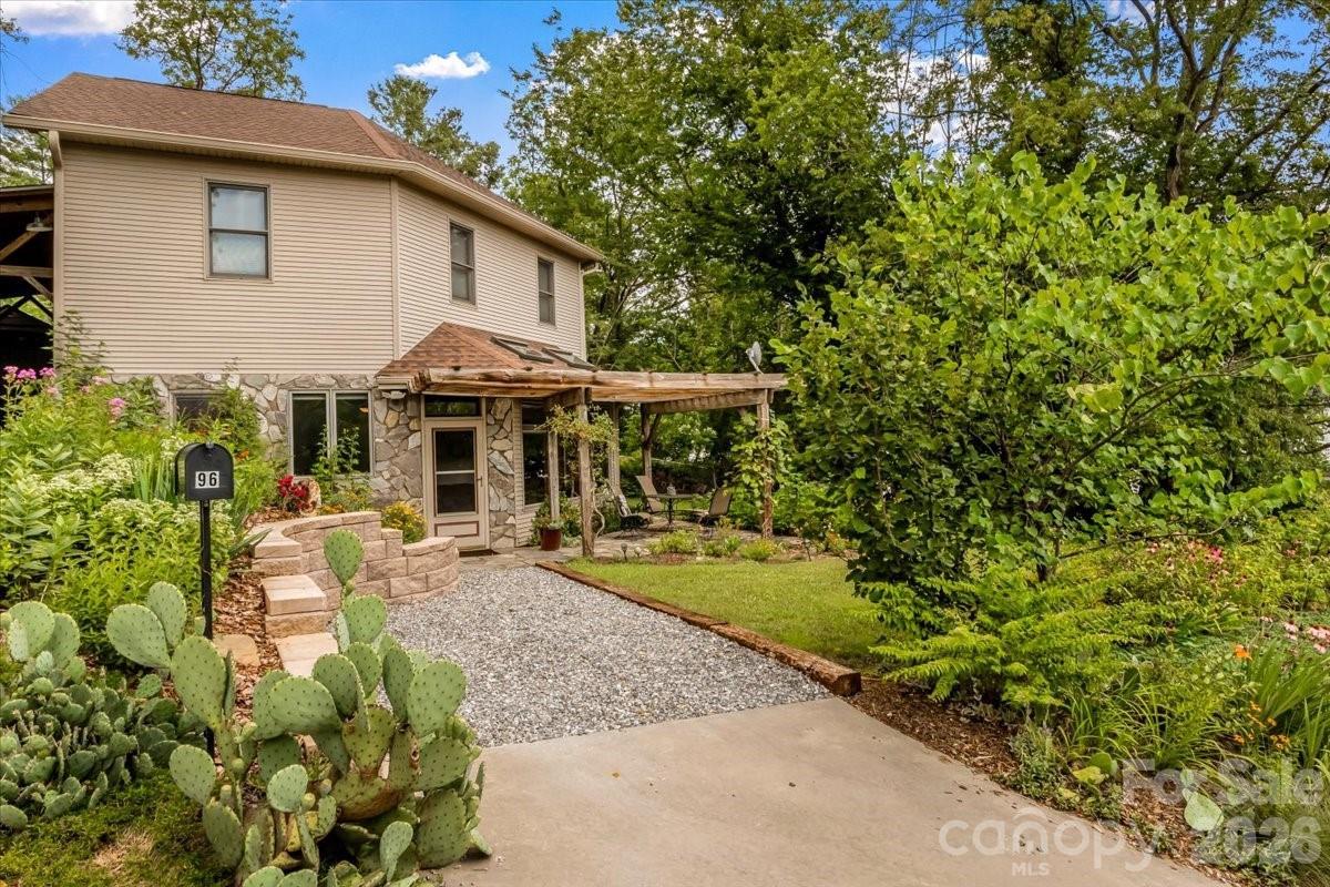 96 Woodrow Ave., Asheville, NC 28801