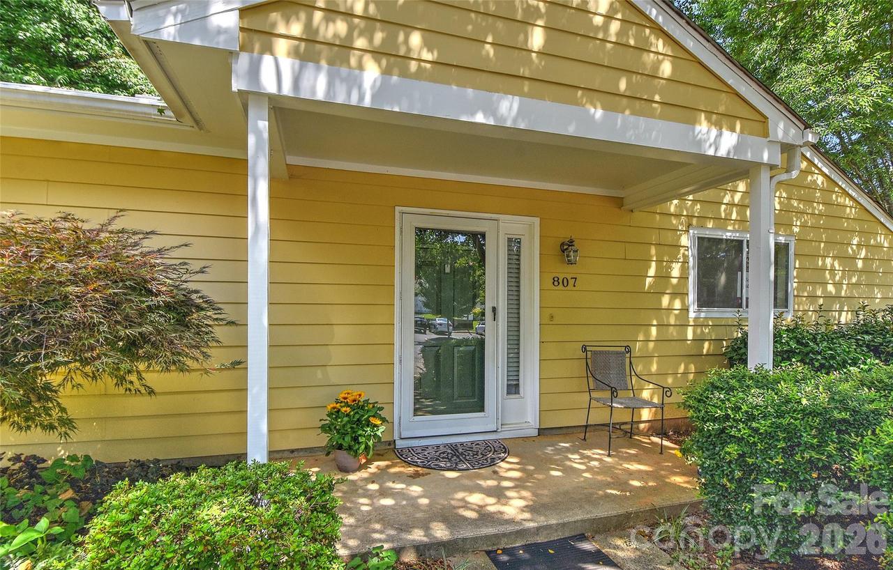 807 Sardis Cove Dr., Charlotte, NC 28270